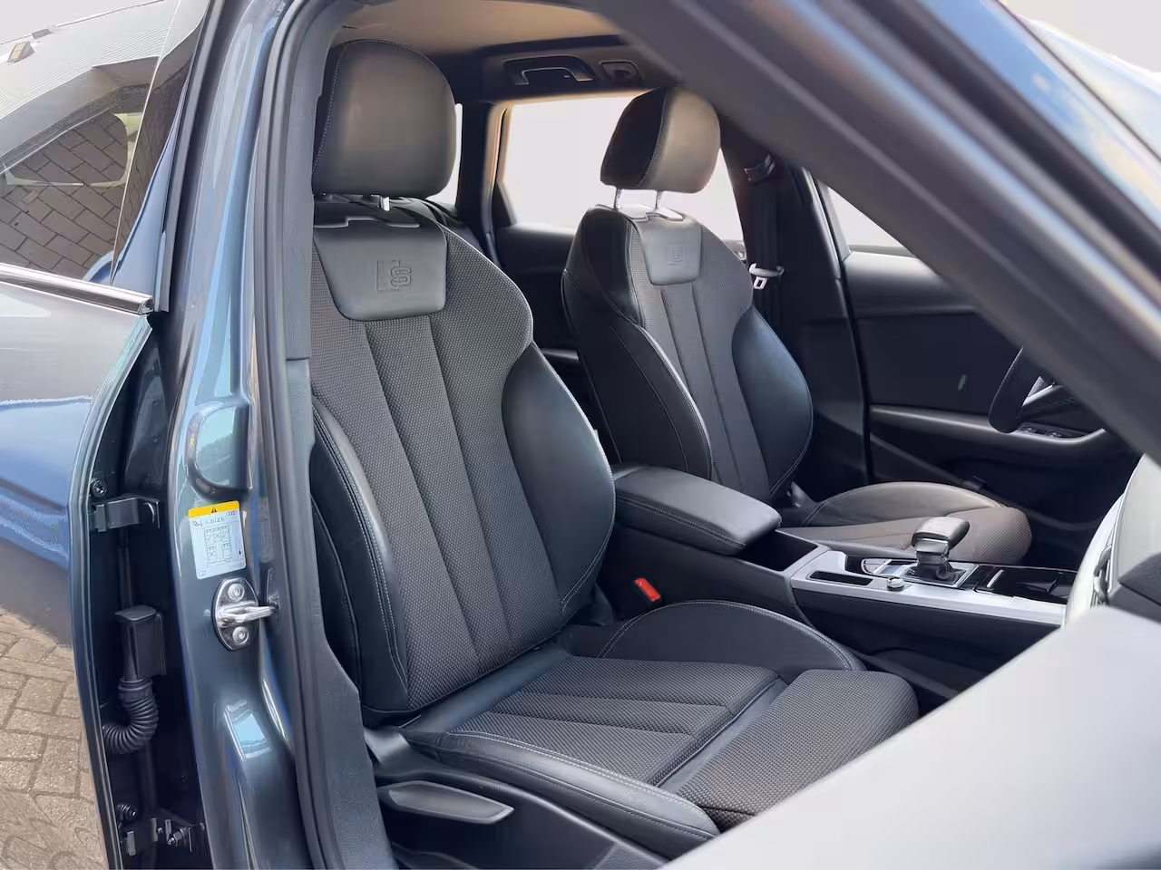 Audi A4 Avant 35 TFSI S-Line Competition | Stoelverwarming | Cruise Control | 18 inch | Apple Carplay |