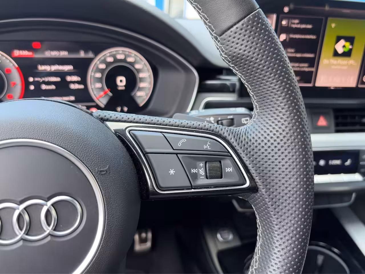 Audi A4 Avant 35 TFSI S-Line Competition | Stoelverwarming | Cruise Control | 18 inch | Apple Carplay |