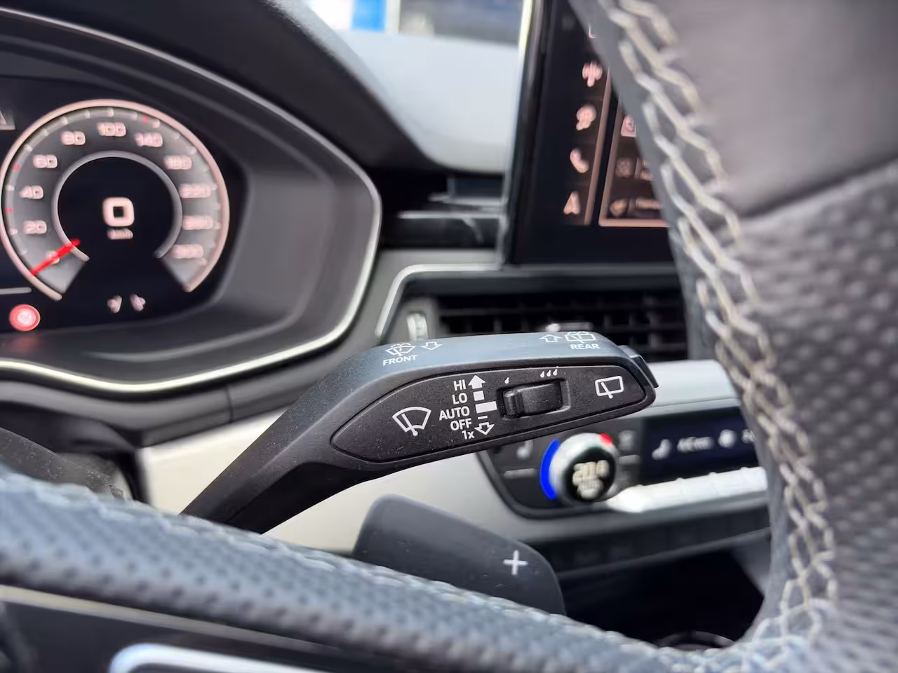 Audi A4 Avant 35 TFSI S-Line Competition | Stoelverwarming | Cruise Control | 18 inch | Apple Carplay |
