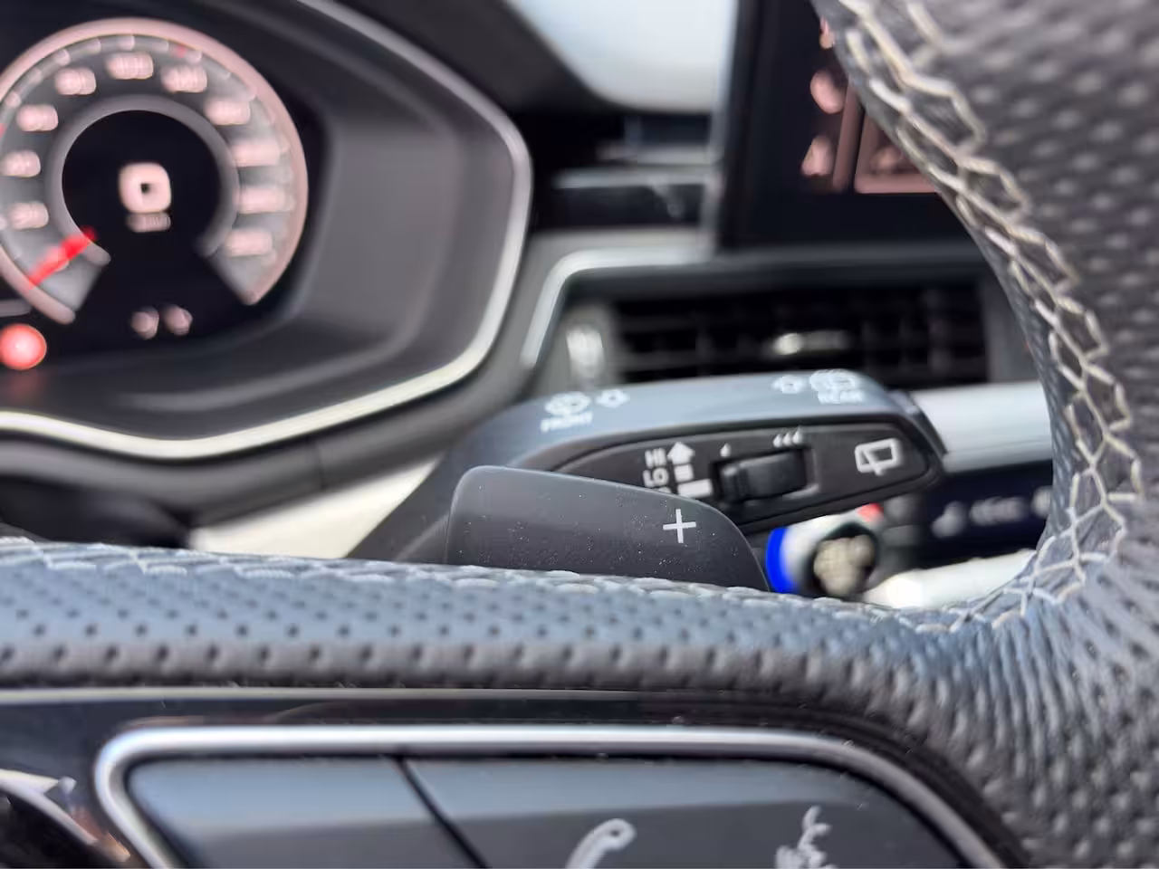 Audi A4 Avant 35 TFSI S-Line Competition | Stoelverwarming | Cruise Control | 18 inch | Apple Carplay |