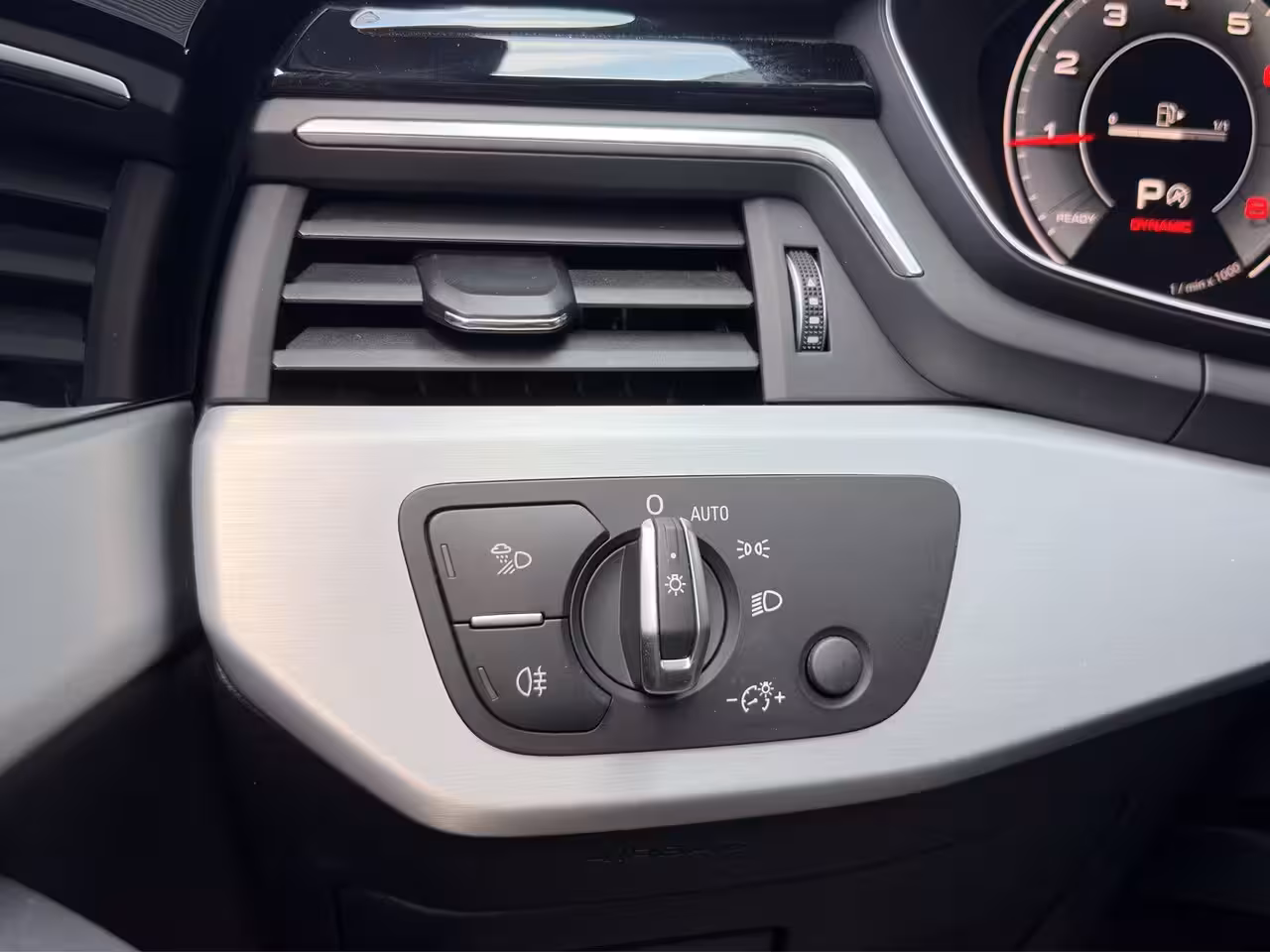 Audi A4 Avant 35 TFSI S-Line Competition | Stoelverwarming | Cruise Control | 18 inch | Apple Carplay |