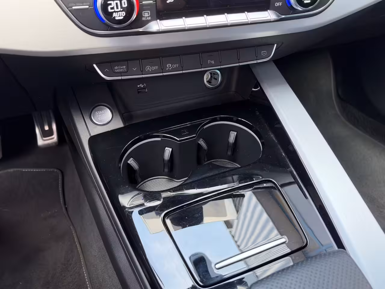 Audi A4 Avant 35 TFSI S-Line Competition | Stoelverwarming | Cruise Control | 18 inch | Apple Carplay |