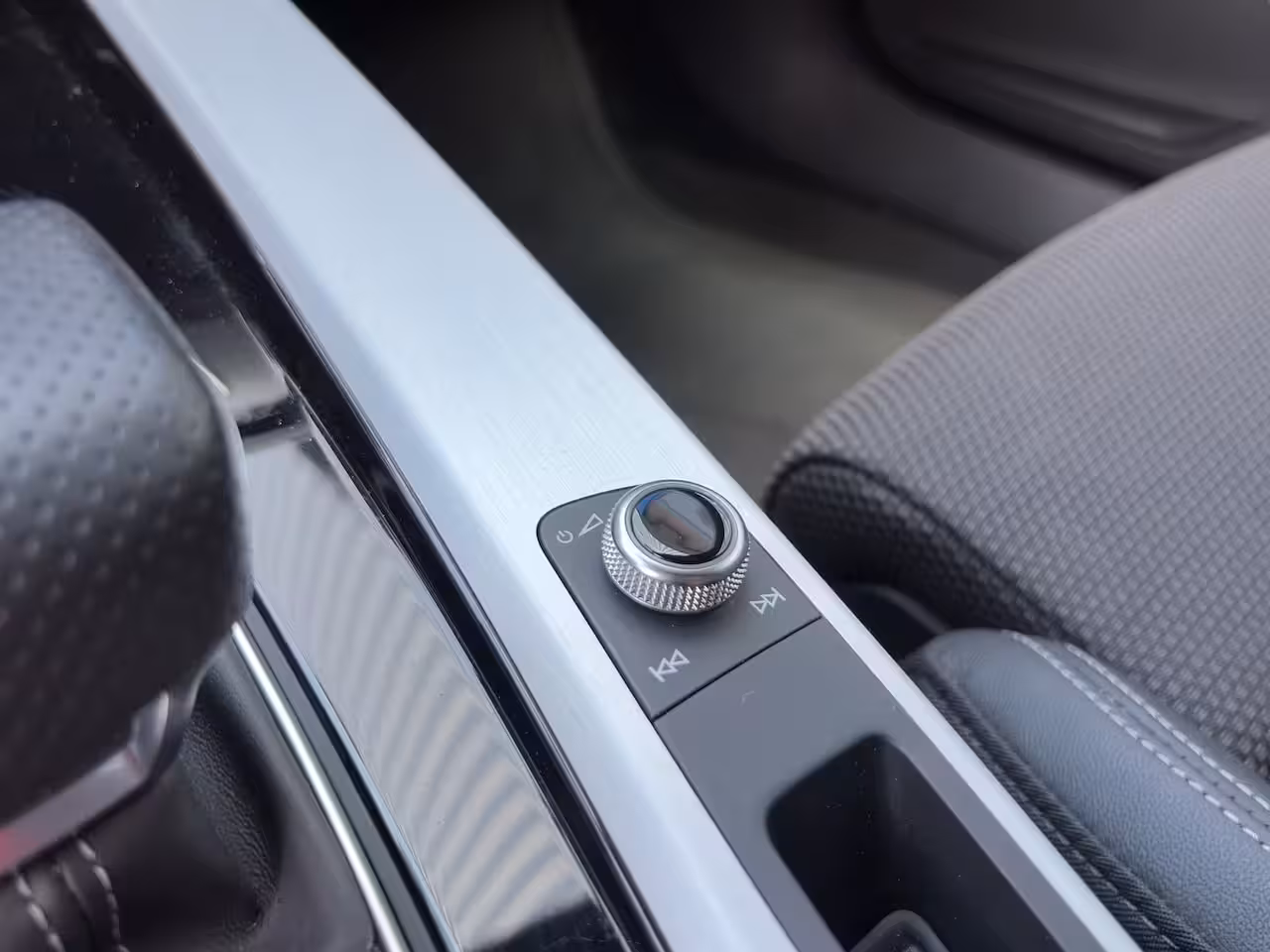 Audi A4 Avant 35 TFSI S-Line Competition | Stoelverwarming | Cruise Control | 18 inch | Apple Carplay |