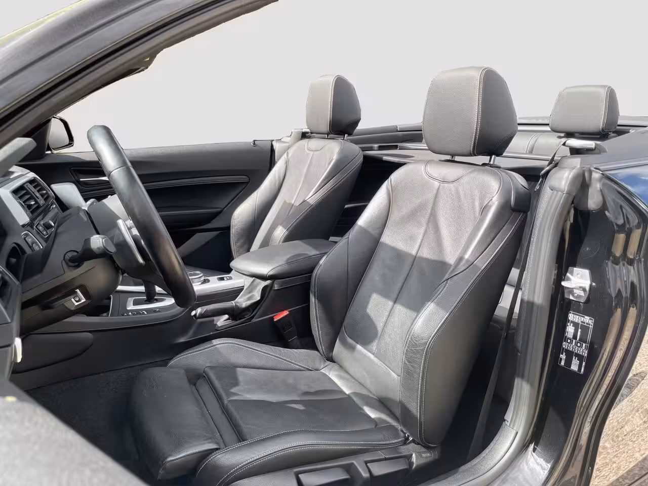 BMW 2-serie Cabrio 220i M-Sport 2.0 184pk | Stoelverwarming | Leder | Dealer OH | Cruise Control | Climate Co