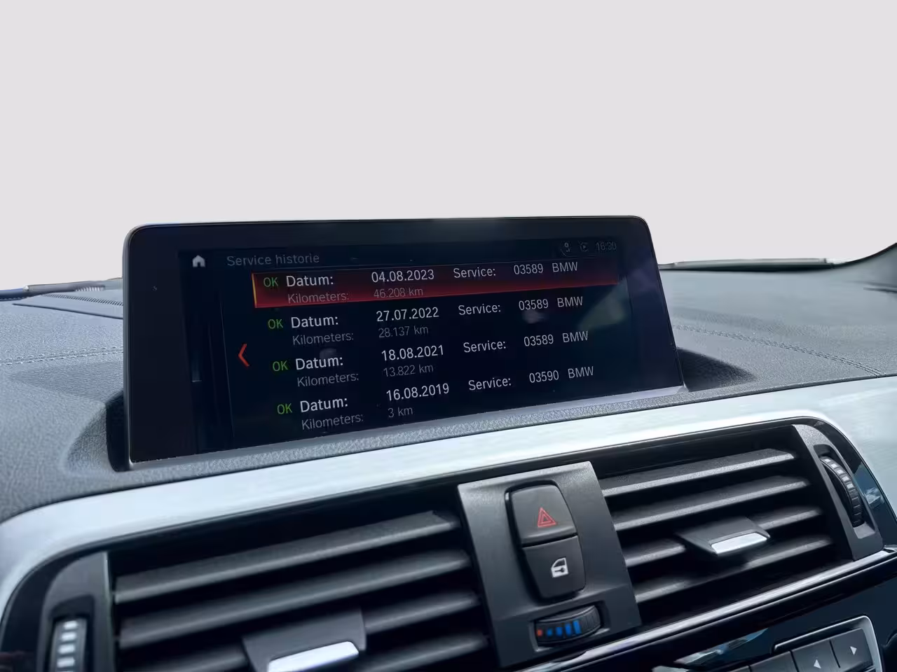 BMW 2-serie Cabrio 220i M-Sport 2.0 184pk | Stoelverwarming | Leder | Dealer OH | Cruise Control | Climate Co