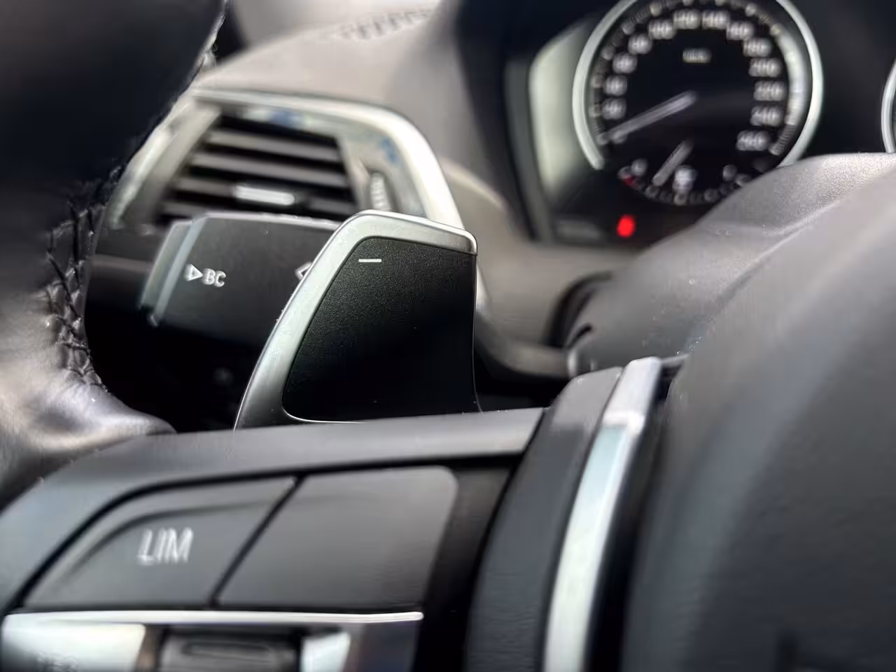 BMW 2-serie Cabrio 220i M-Sport 2.0 184pk | Stoelverwarming | Leder | Dealer OH | Cruise Control | Climate Co