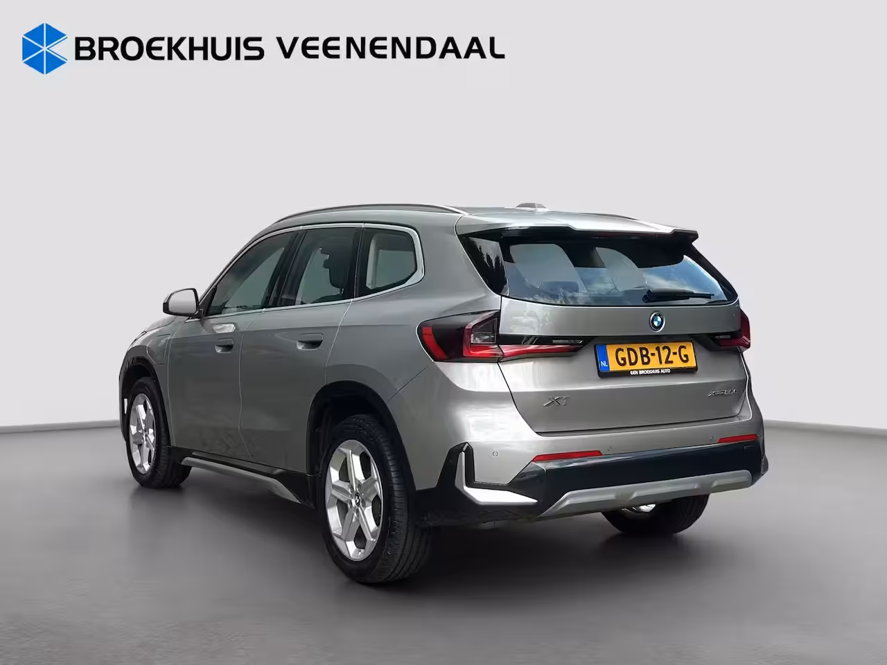 BMW X1 xDrive25e 245pk | Trekhaak | Leder | HUD | 360 camera |