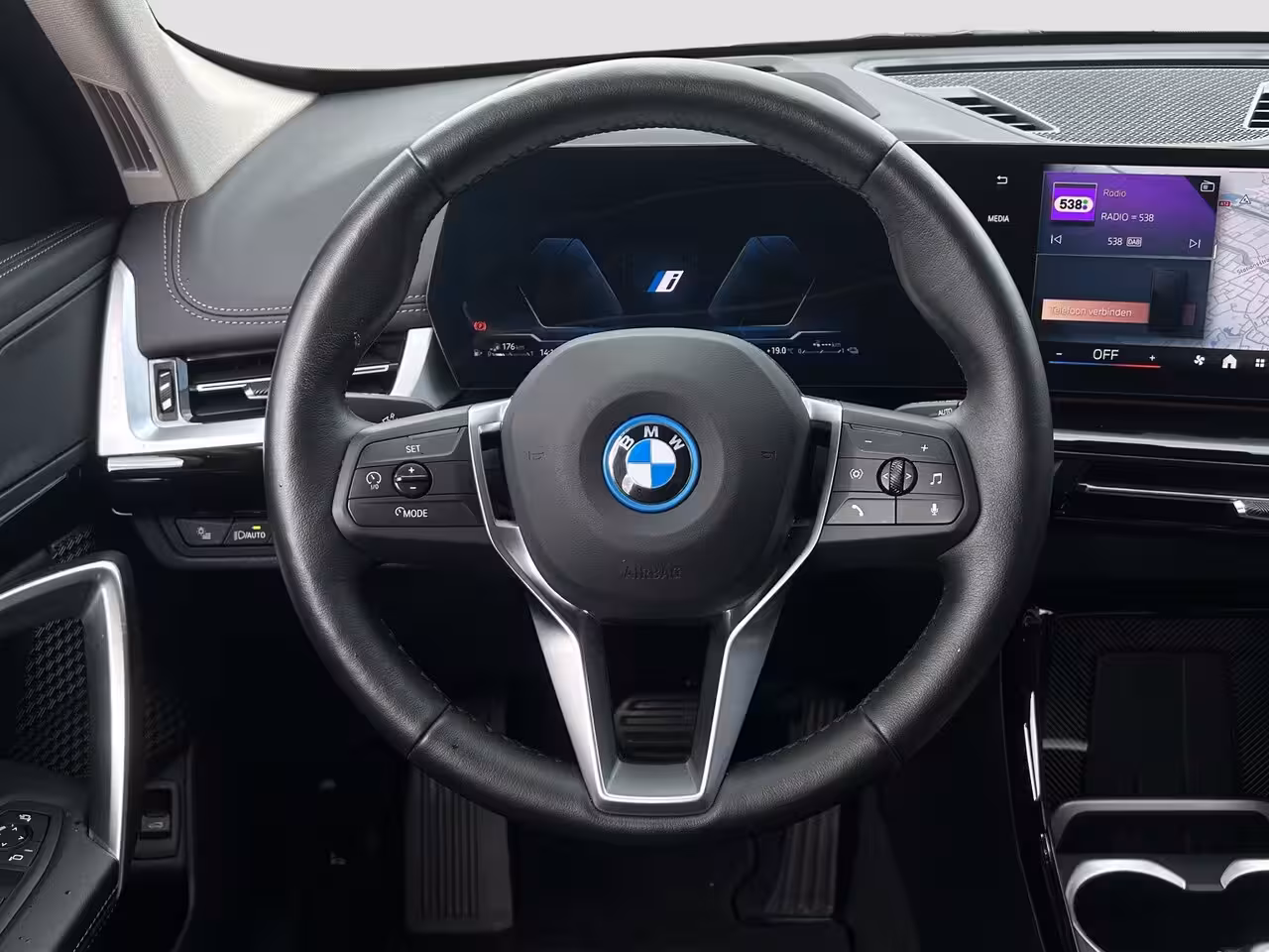 BMW X1 xDrive25e 245pk | Trekhaak | Leder | HUD | 360 camera |