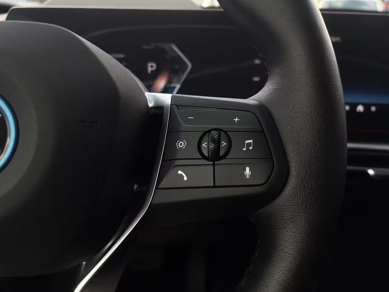 BMW X1 xDrive25e 245pk | Trekhaak | Leder | HUD | 360 camera |