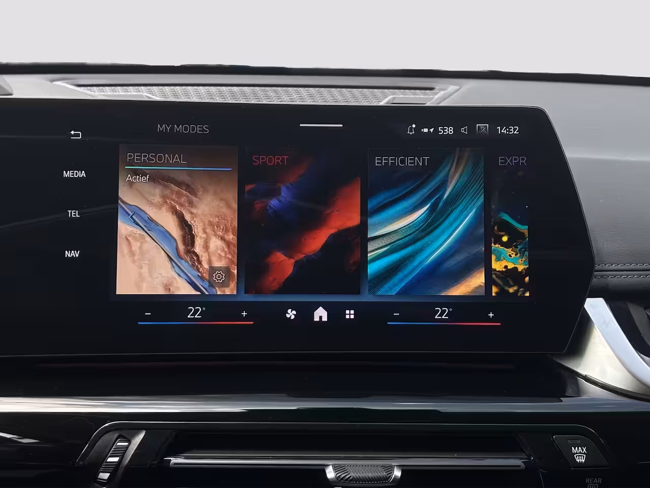 BMW X1 xDrive25e 245pk | Trekhaak | Leder | HUD | 360 camera |