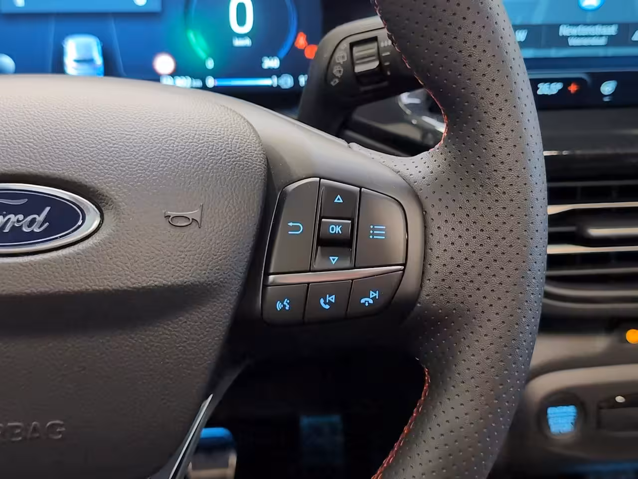 Ford Focus Wagon 1.0 Hybrid ST Line X | Pano | Winter Pack | Adap. Cruise | Matrix LED