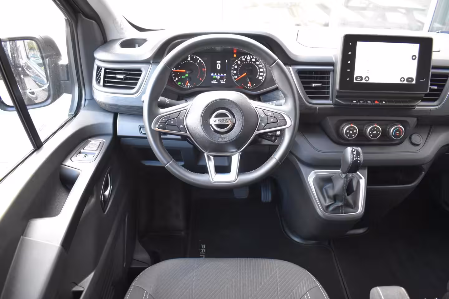 Nissan Primastar 2.0 dCi 170pk D.C L2H1 N-Connecta