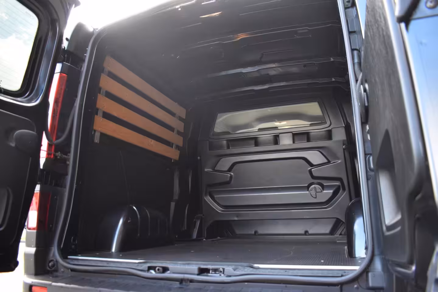 Nissan Primastar 2.0 dCi 170pk D.C L2H1 N-Connecta
