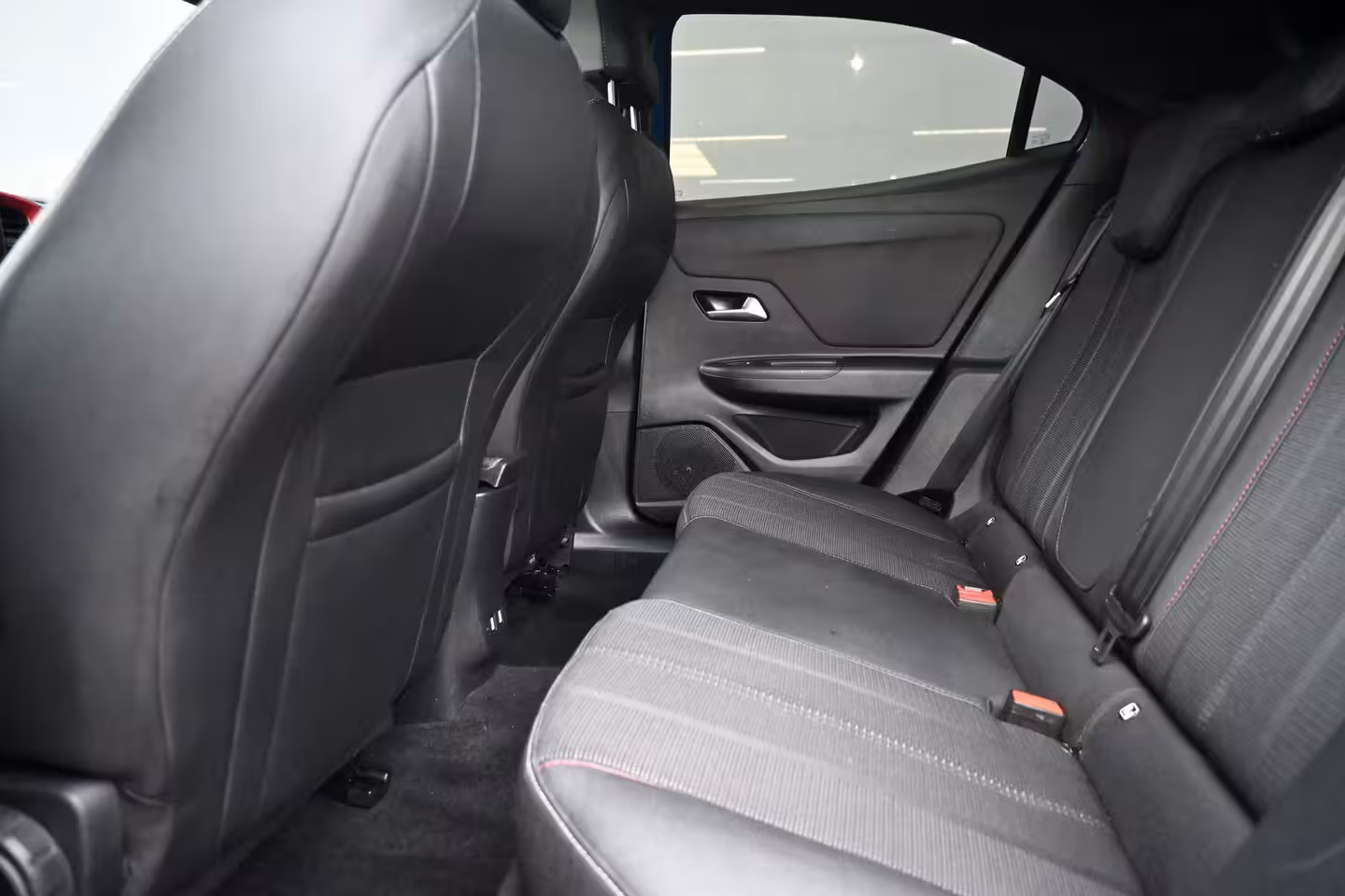 Opel Mokka-e GS Line 50-kWh 3-Fase 100%SOH | Navigatie | Achteruitrijcamera | Climate Control |