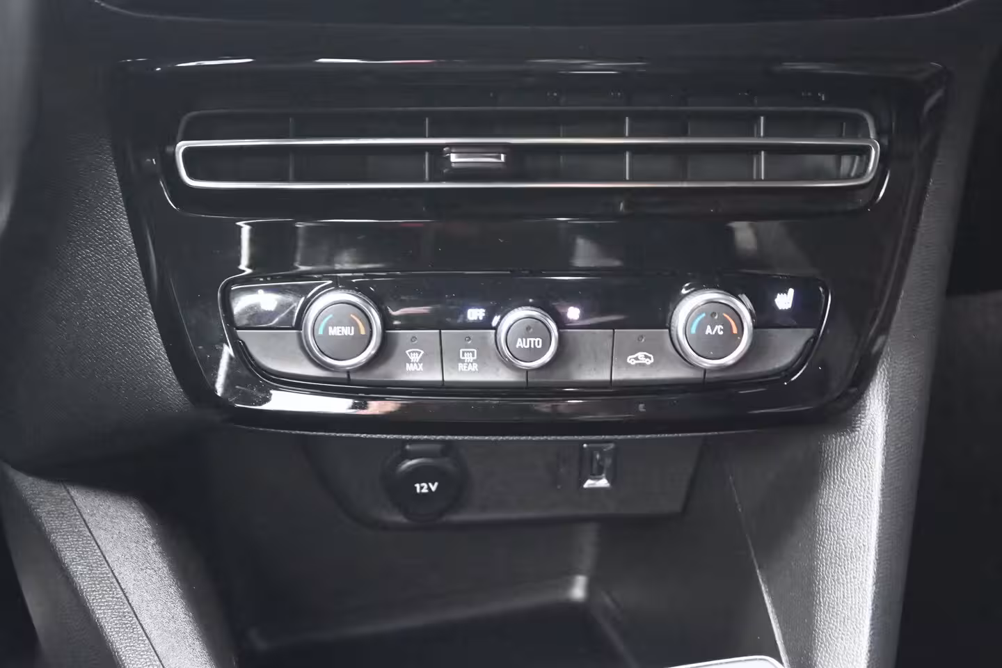 Opel Mokka-e GS Line 50-kWh 3-Fase 100%SOH | Navigatie | Achteruitrijcamera | Climate Control |
