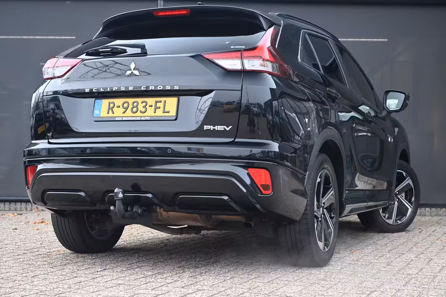 Mitsubishi Eclipse Cross 2.4 PHEV Instyle | Schuif-/Kanteldak | Navigatie | Leder | HUD | Achteruitrijcamera | Stoe