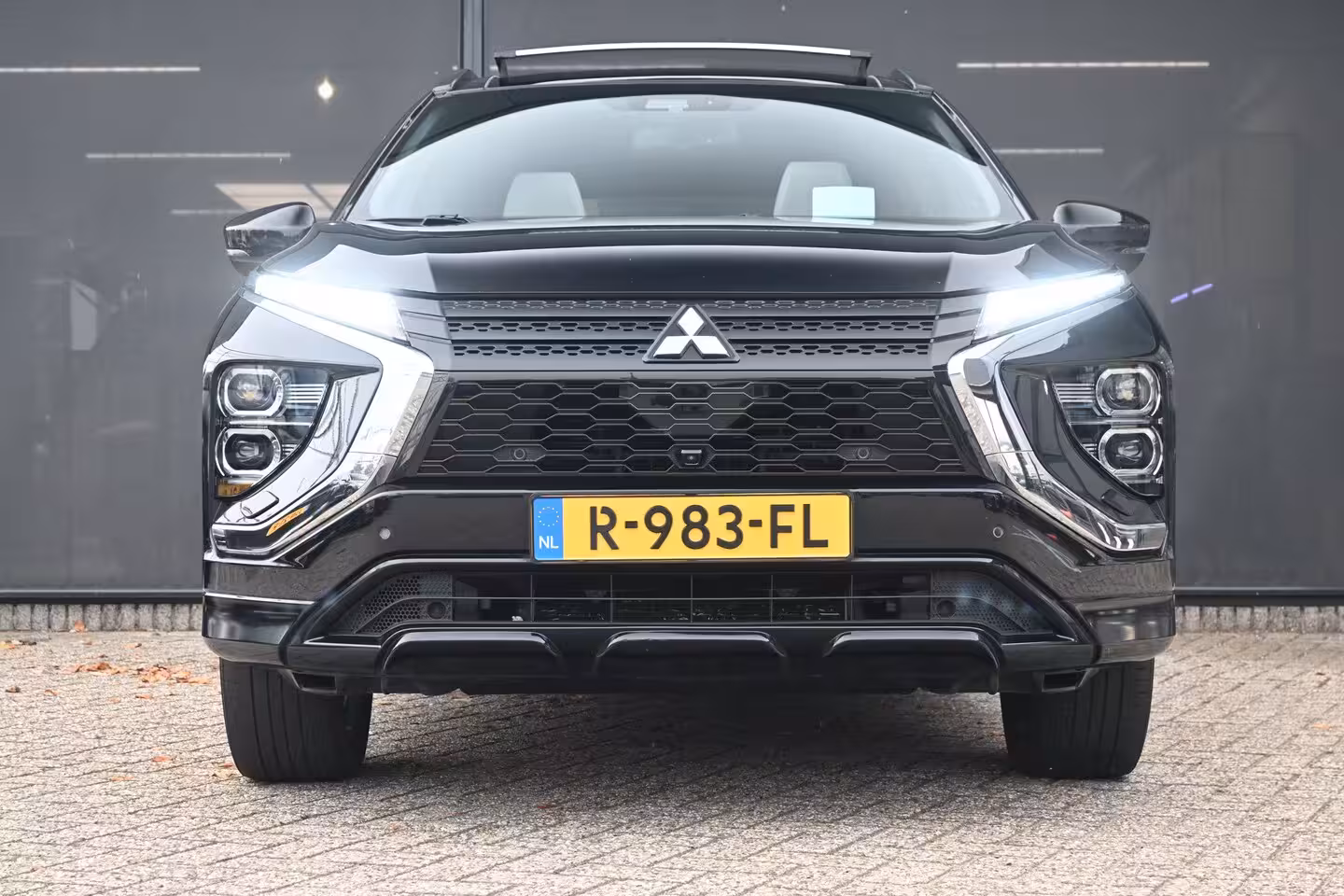 Mitsubishi Eclipse Cross 2.4 PHEV Instyle | Schuif-/Kanteldak | Navigatie | Leder | HUD | Achteruitrijcamera | Stoe