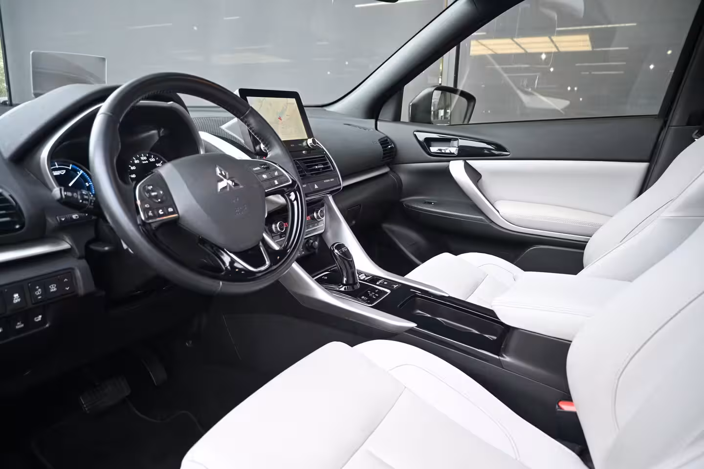 Mitsubishi Eclipse Cross 2.4 PHEV Instyle | Schuif-/Kanteldak | Navigatie | Leder | HUD | Achteruitrijcamera | Stoe