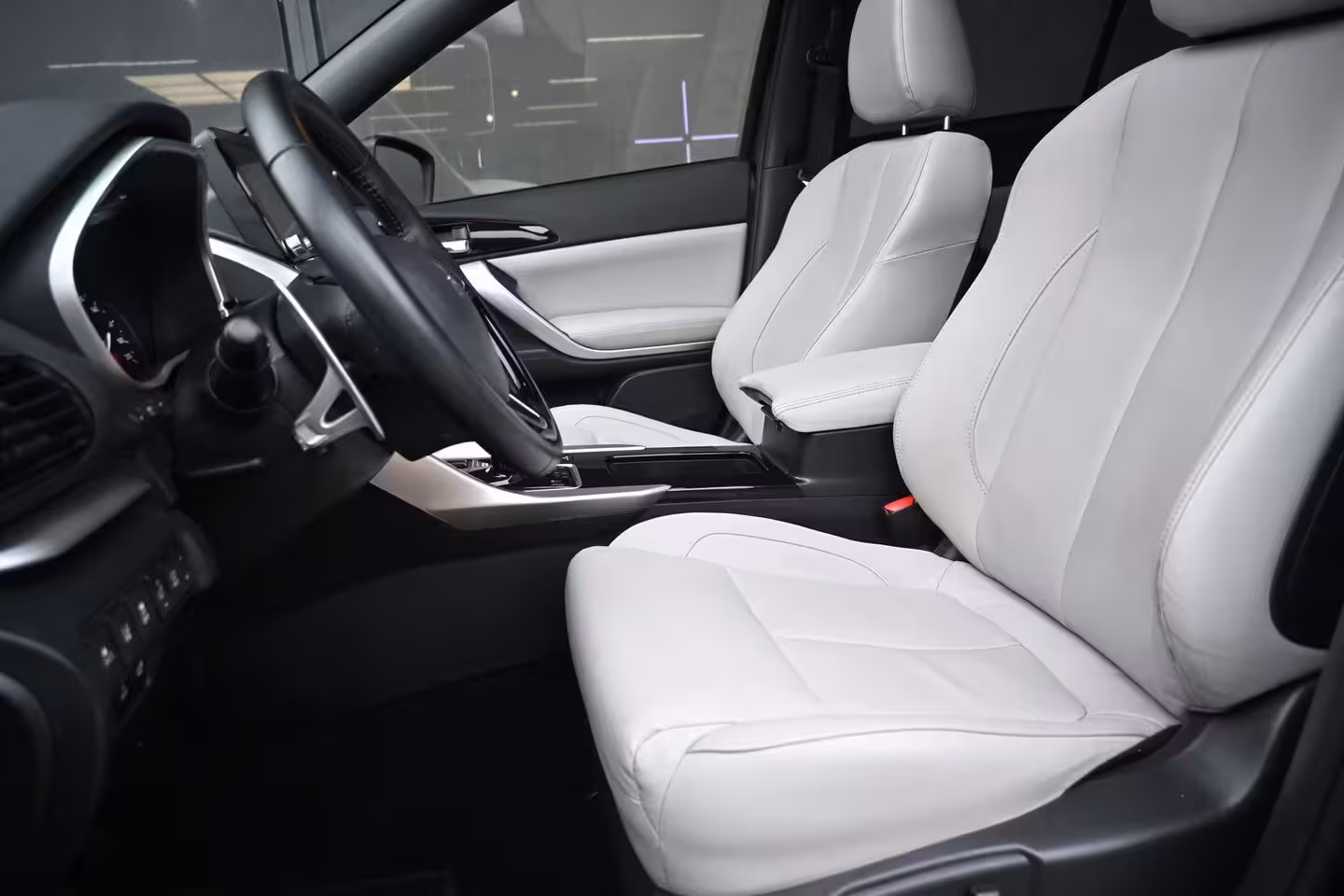 Mitsubishi Eclipse Cross 2.4 PHEV Instyle | Schuif-/Kanteldak | Navigatie | Leder | HUD | Achteruitrijcamera | Stoe