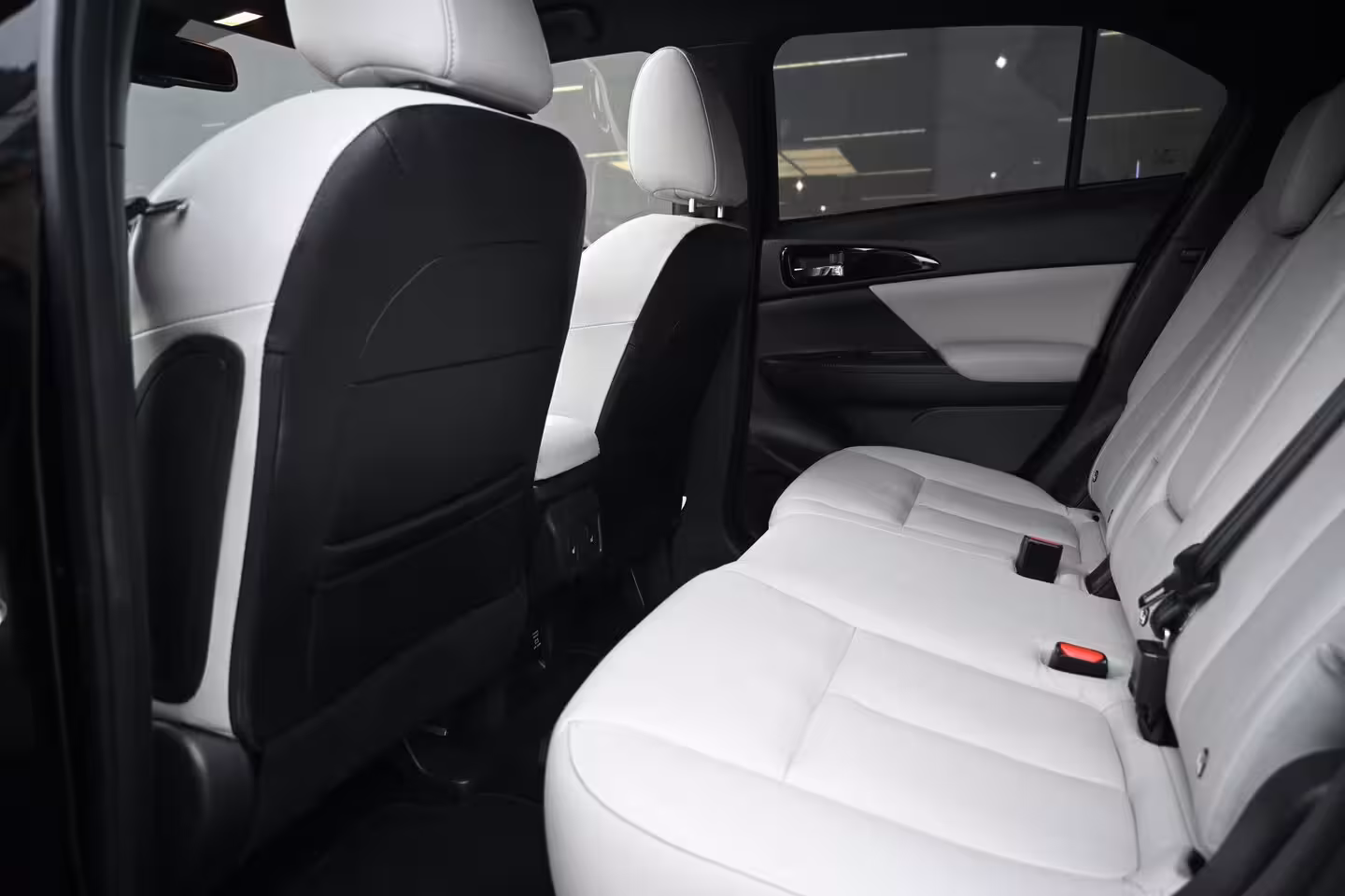 Mitsubishi Eclipse Cross 2.4 PHEV Instyle | Schuif-/Kanteldak | Navigatie | Leder | HUD | Achteruitrijcamera | Stoe