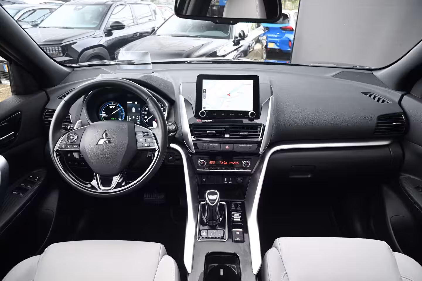 Mitsubishi Eclipse Cross 2.4 PHEV Instyle | Schuif-/Kanteldak | Navigatie | Leder | HUD | Achteruitrijcamera | Stoe