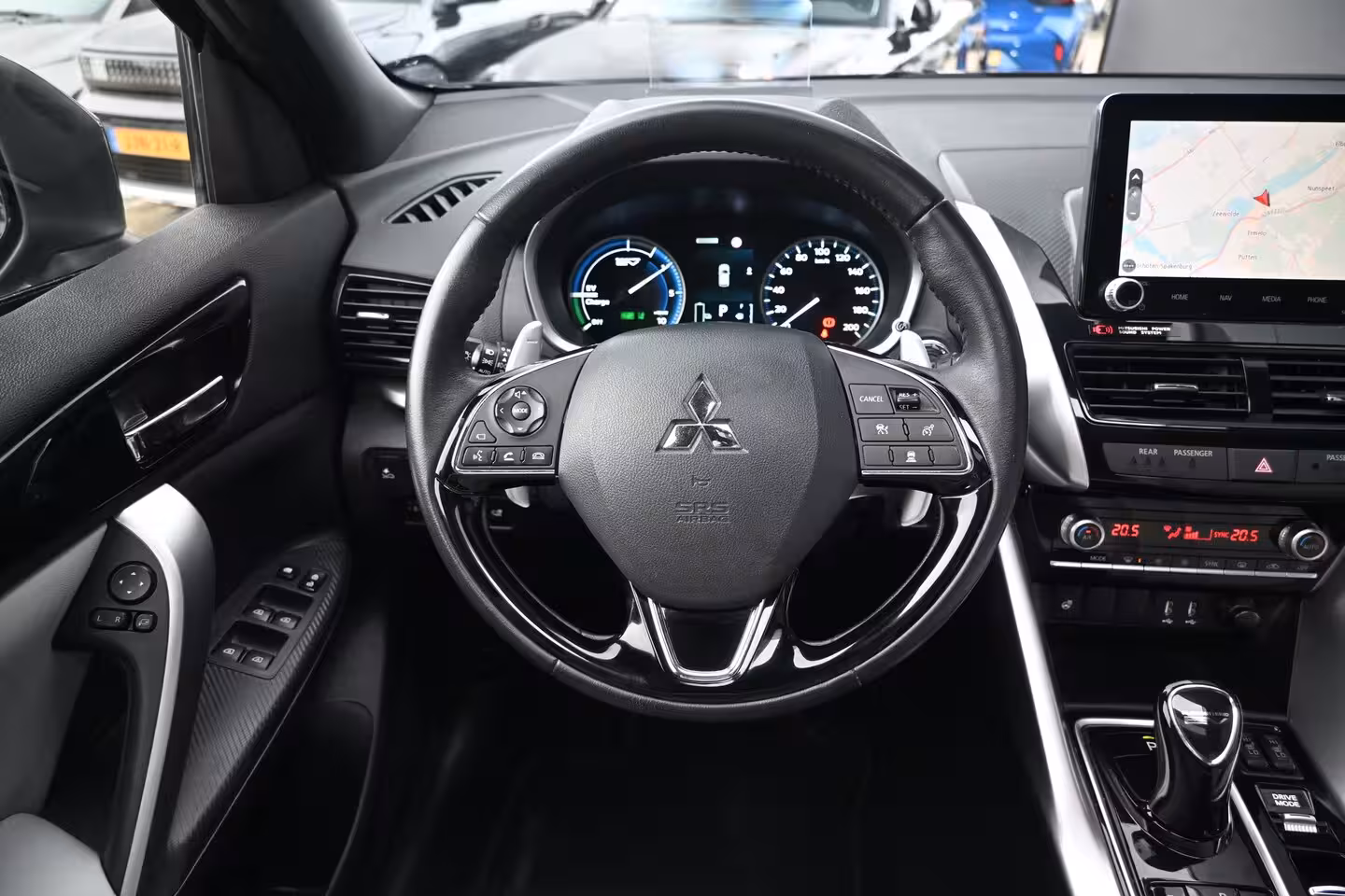 Mitsubishi Eclipse Cross 2.4 PHEV Instyle | Schuif-/Kanteldak | Navigatie | Leder | HUD | Achteruitrijcamera | Stoe