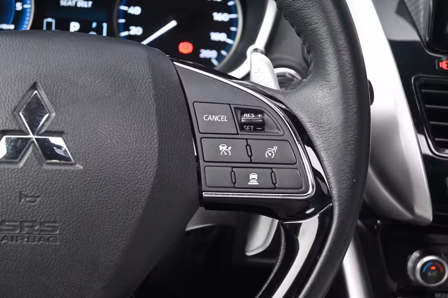 Mitsubishi Eclipse Cross 2.4 PHEV Instyle | Schuif-/Kanteldak | Navigatie | Leder | HUD | Achteruitrijcamera | Stoe