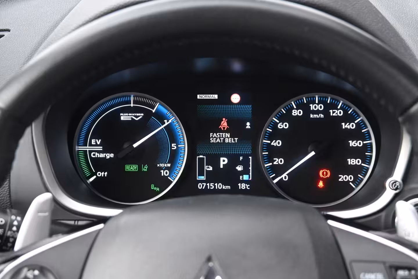 Mitsubishi Eclipse Cross 2.4 PHEV Instyle | Schuif-/Kanteldak | Navigatie | Leder | HUD | Achteruitrijcamera | Stoe
