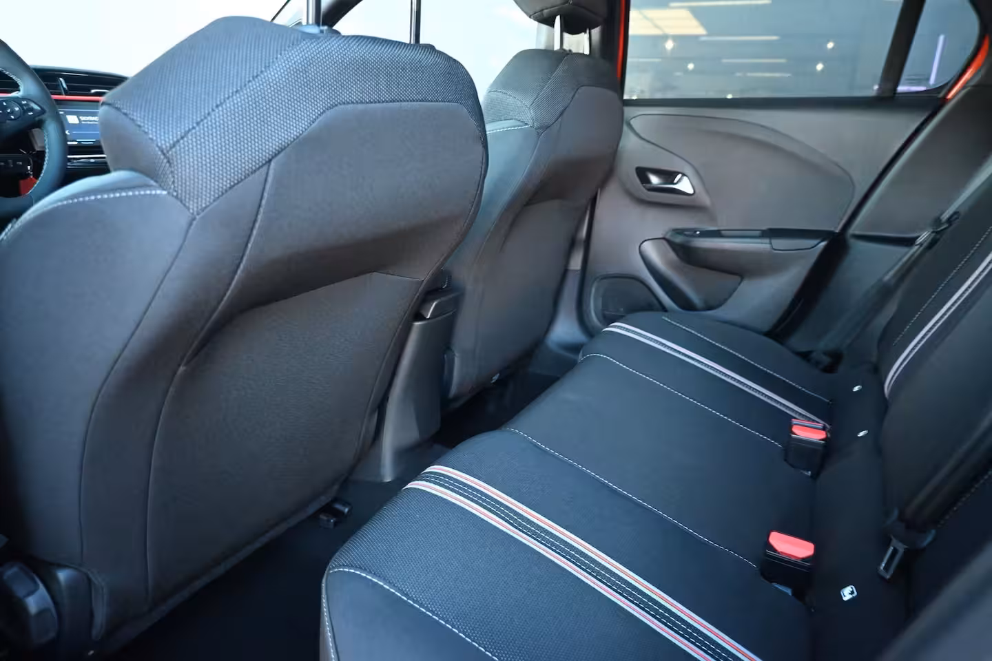Opel Corsa 1.2 Turbo Hybrid Yes 110pk Demo-Deal | Navigatie By App | Achteruitrijcamera | Dodehoekdet