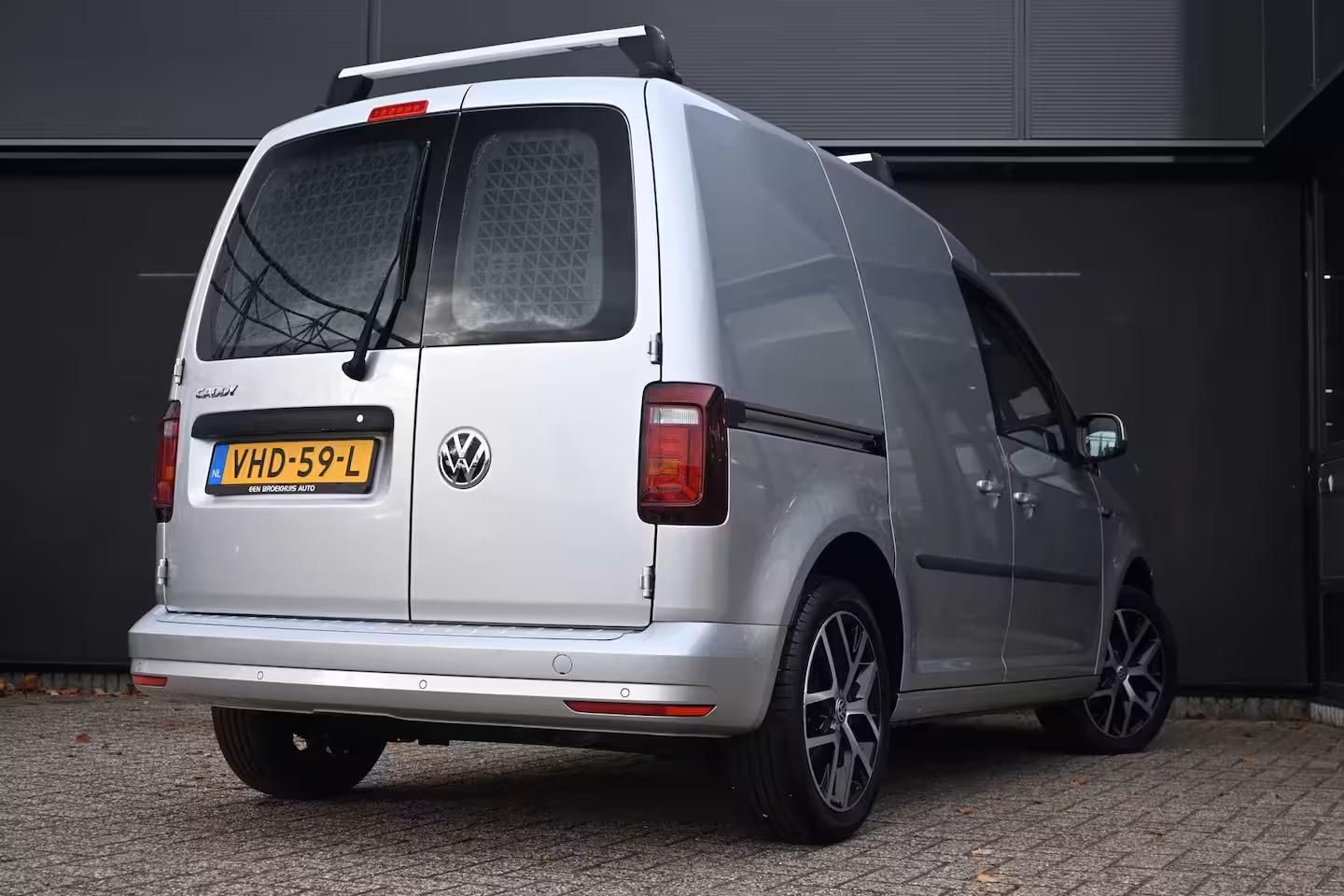 Volkswagen Caddy 2.0 TDI L1H1 BMT C-Edition | Betimmering | Navigatie | Leder | Parkeersensoren | Airco | D