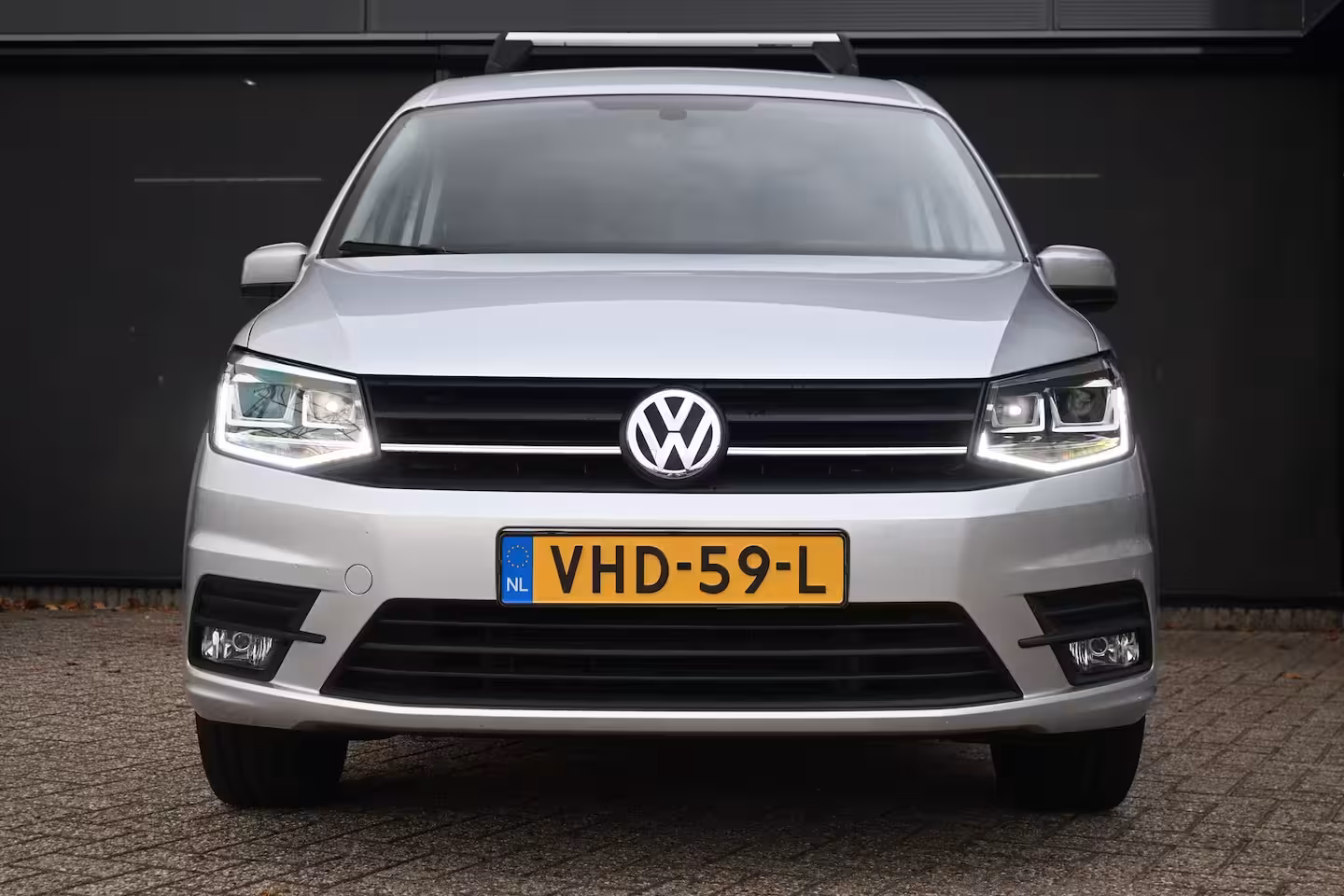 Volkswagen Caddy 2.0 TDI L1H1 BMT C-Edition | Betimmering | Navigatie | Leder | Parkeersensoren | Airco | D