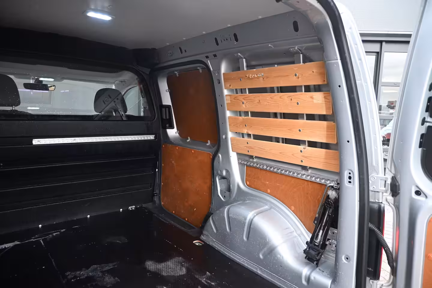 Volkswagen Caddy 2.0 TDI L1H1 BMT C-Edition | Betimmering | Navigatie | Leder | Parkeersensoren | Airco | D