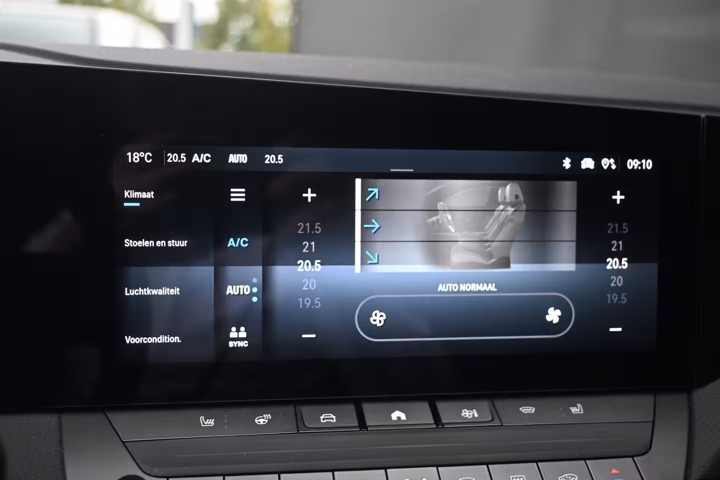 Opel Astra Electric 58 kWh Ultimate DEMO-DEAL Tot 8 Jaar Garantie | Schuif/-Kanteldak | Massagestoelen | Adapt
