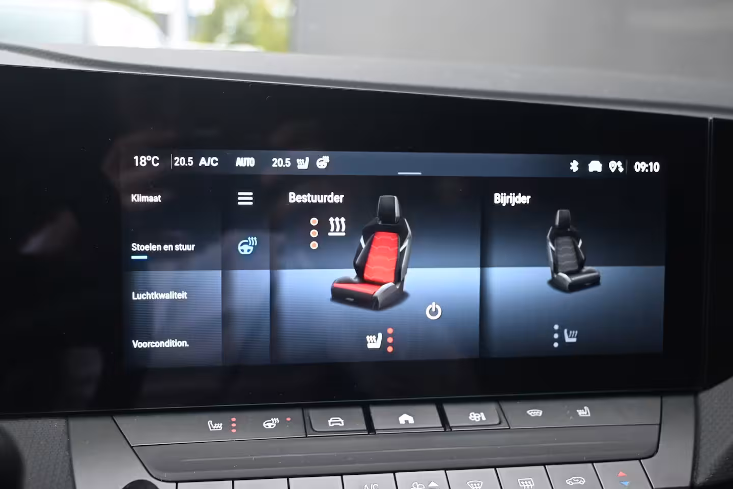 Opel Astra Electric 58 kWh Ultimate DEMO-DEAL Tot 8 Jaar Garantie | Schuif/-Kanteldak | Massagestoelen | Adapt