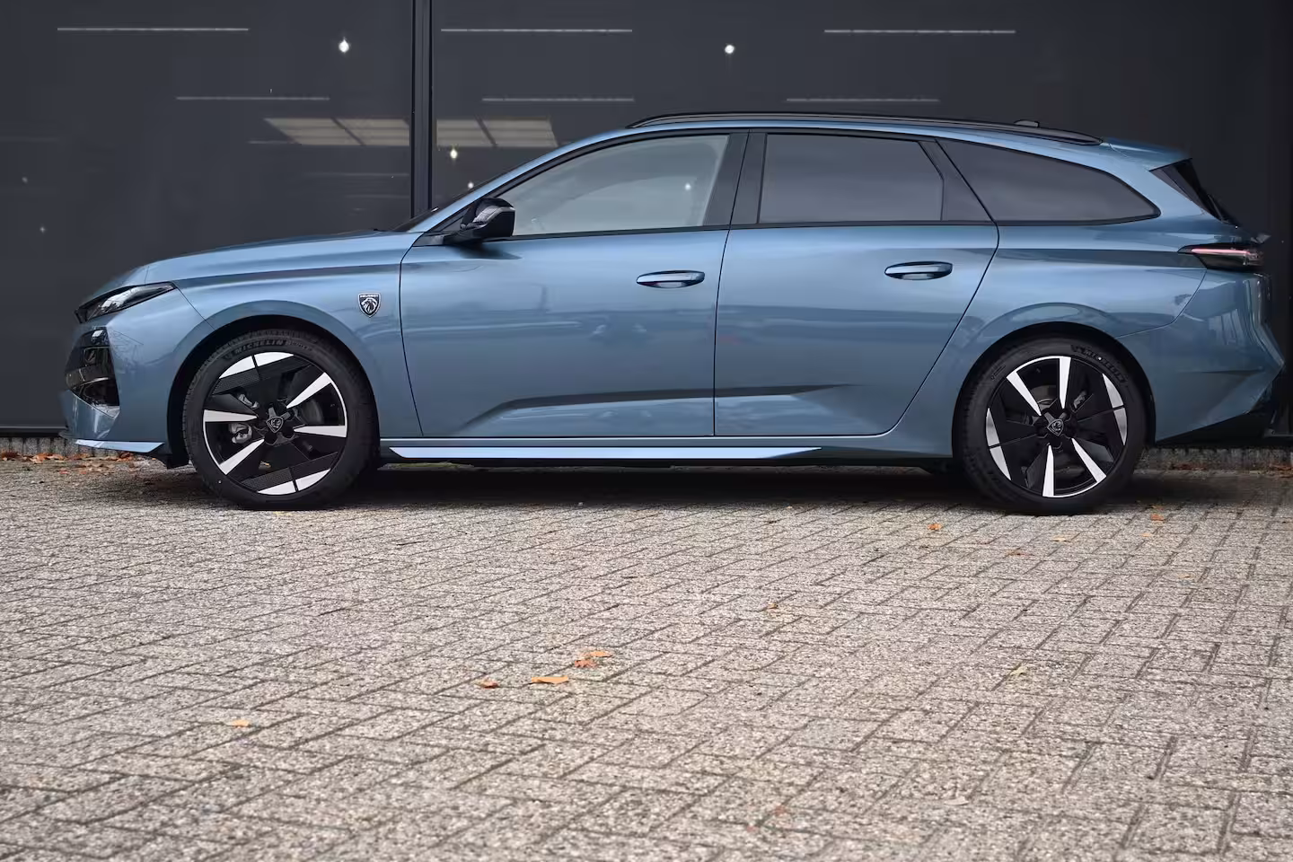Peugeot e-308 SW GT 58 kWh DEMO-DEAL Tot 8 Jaar Garantie | Alcantara | 360 Camera | Navigatie | Elektr. Ach