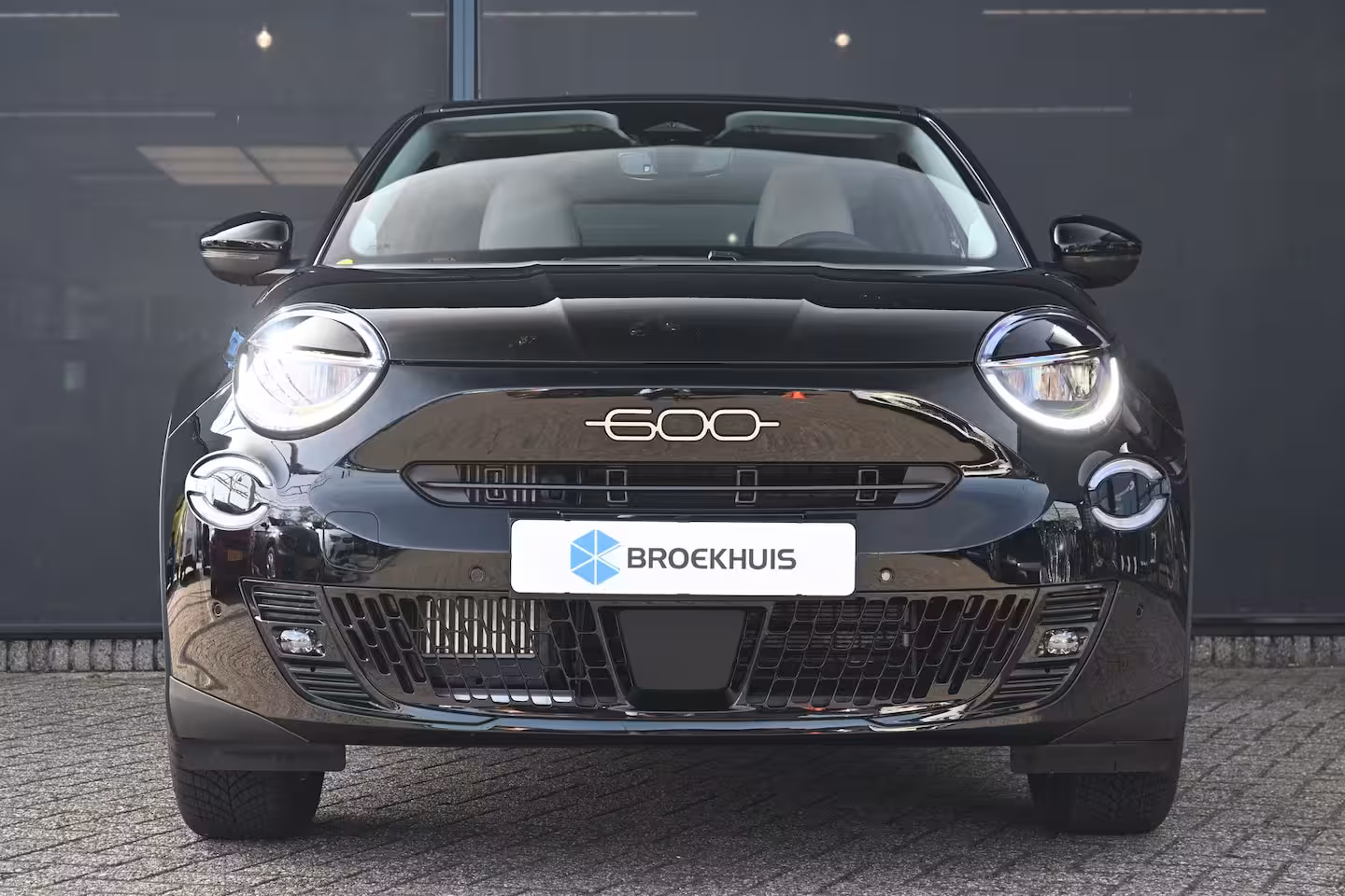 Fiat 600 1.2 Hybrid ICON 145pk VOORRAAD-ACTIE | 8 Jaar Fabrieksgarantie | Carplay | Parkeersensoren