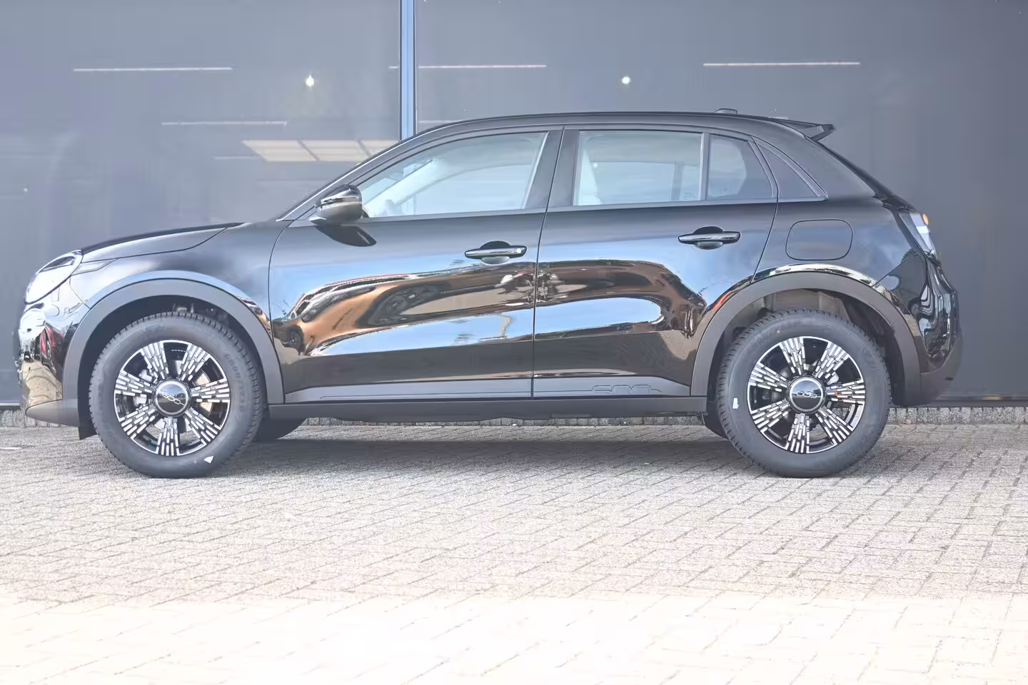 Fiat 600 1.2 Hybrid ICON 145pk VOORRAAD-ACTIE | 8 Jaar Fabrieksgarantie | Carplay | Parkeersensoren