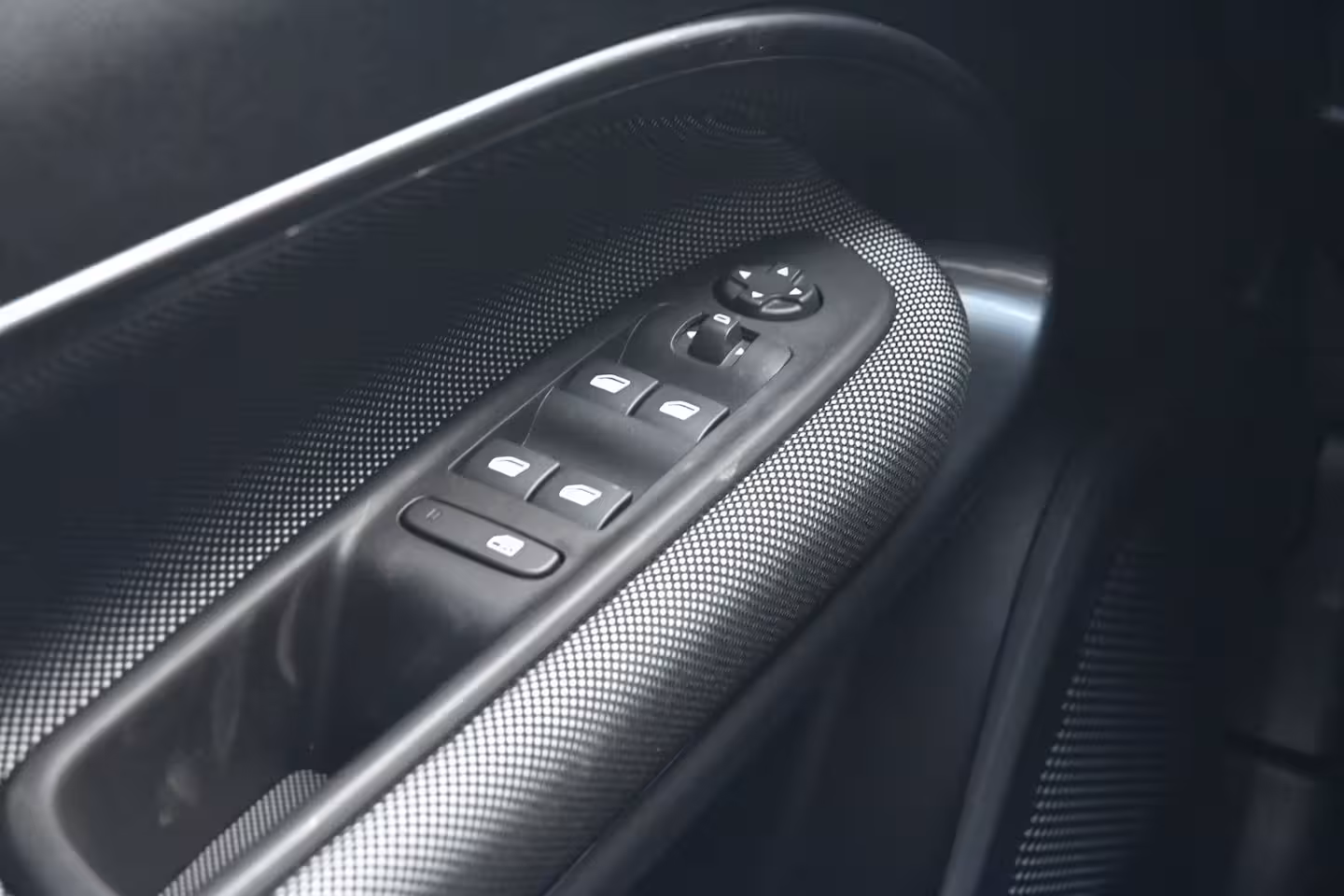 Fiat 600 1.2 Hybrid ICON 145pk VOORRAAD-ACTIE | 8 Jaar Fabrieksgarantie | Carplay | Parkeersensoren