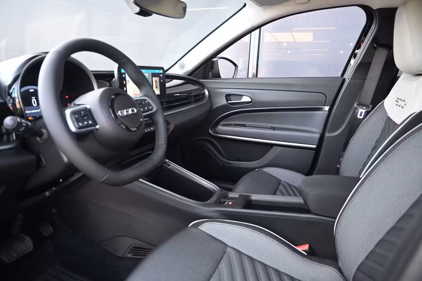 Fiat 600 1.2 Hybrid ICON 145pk VOORRAAD-ACTIE | 8 Jaar Fabrieksgarantie | Carplay | Parkeersensoren