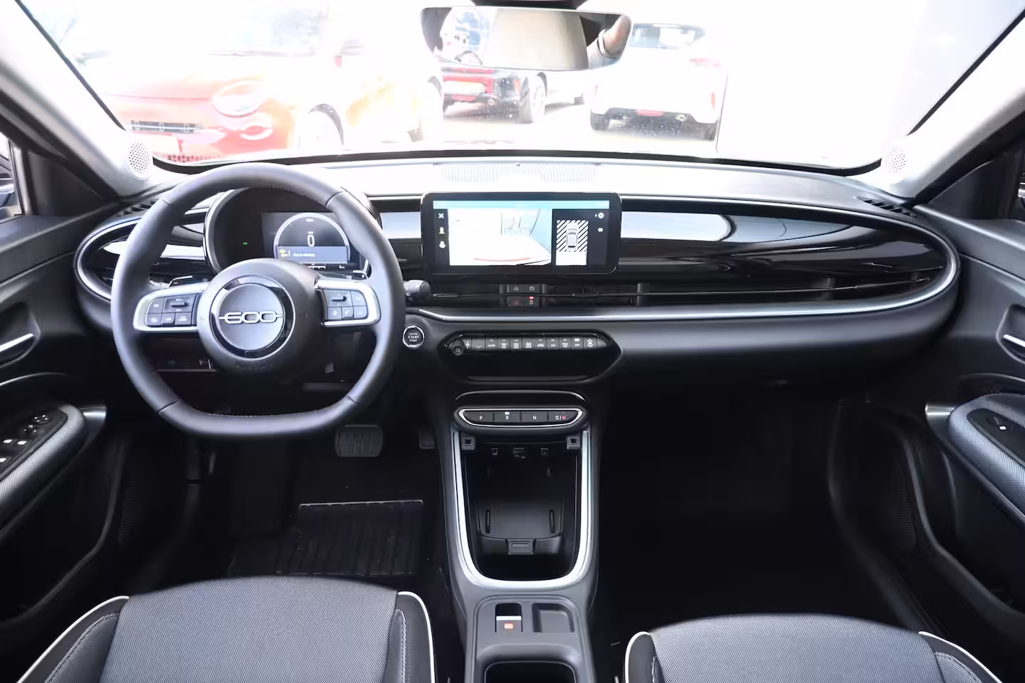 Fiat 600 1.2 Hybrid ICON 145pk VOORRAAD-ACTIE | 8 Jaar Fabrieksgarantie | Carplay | Parkeersensoren