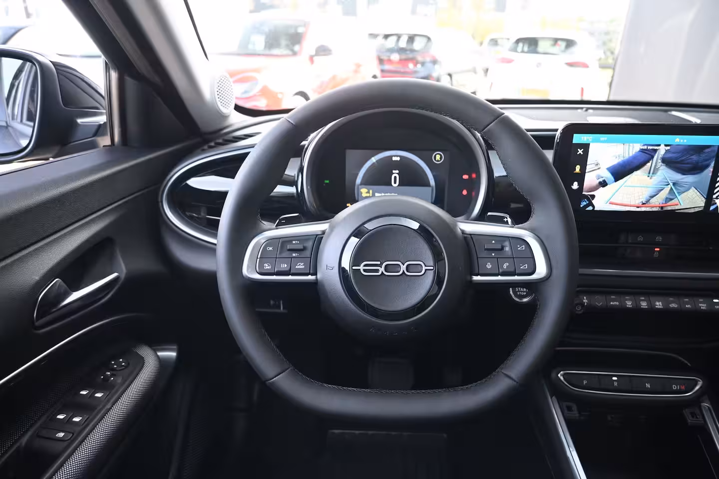 Fiat 600 1.2 Hybrid ICON 145pk VOORRAAD-ACTIE | 8 Jaar Fabrieksgarantie | Carplay | Parkeersensoren