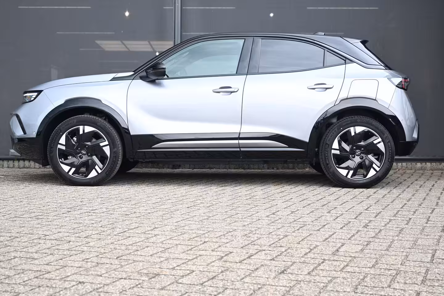 Opel Mokka Electric GS 54 kWh 3 Fase 97%SOH 3 Fase | Adaptive Cruise | Achteruitrijcamera | Stuurverwarming |