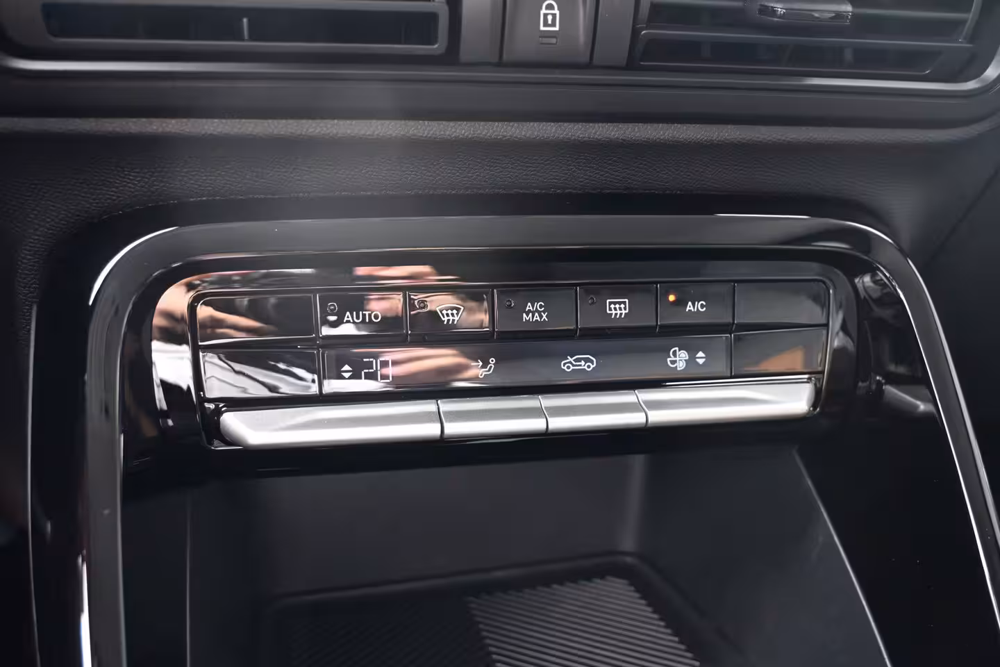 Citroën C3 Aircross 1.2 Hybrid 145pk Plus DEMO-DEAL Tot 8 Jaar Garantie | Navigatie by App | Achteruitrijcamer