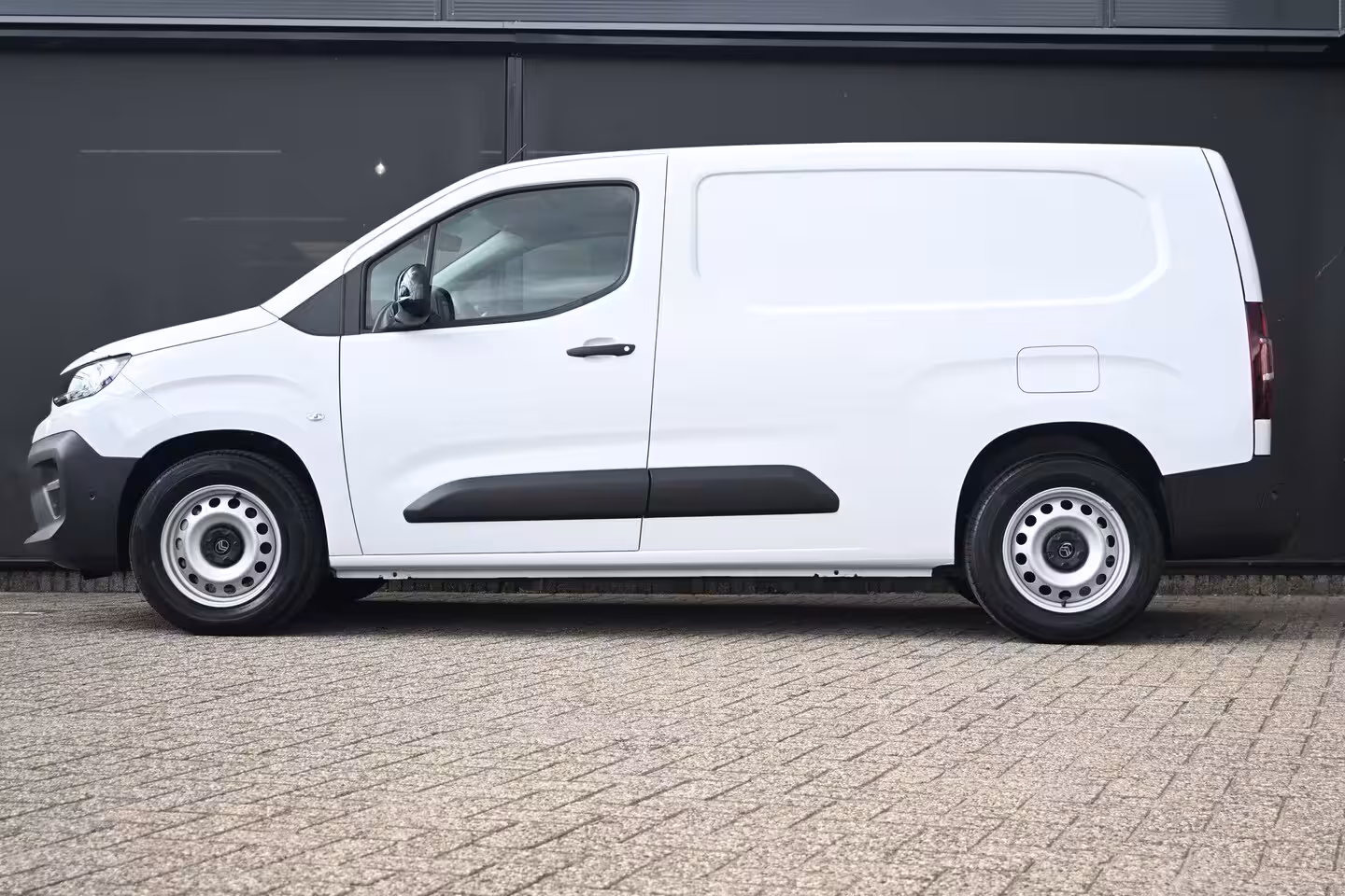 Citroën ë-Berlingo 136 L2 50 kWh DEMO-DEAL Tot 8 Jaar Garantie | Navigatie | Achteruitrijcamera | Dodehoek-De