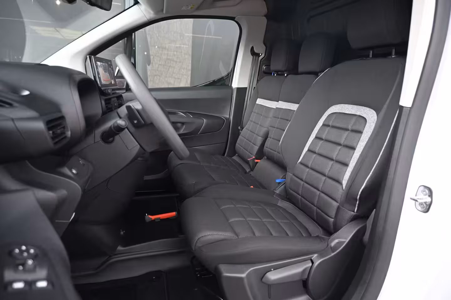 Citroën ë-Berlingo 136 L2 50 kWh DEMO-DEAL Tot 8 Jaar Garantie | Navigatie | Achteruitrijcamera | Dodehoek-De