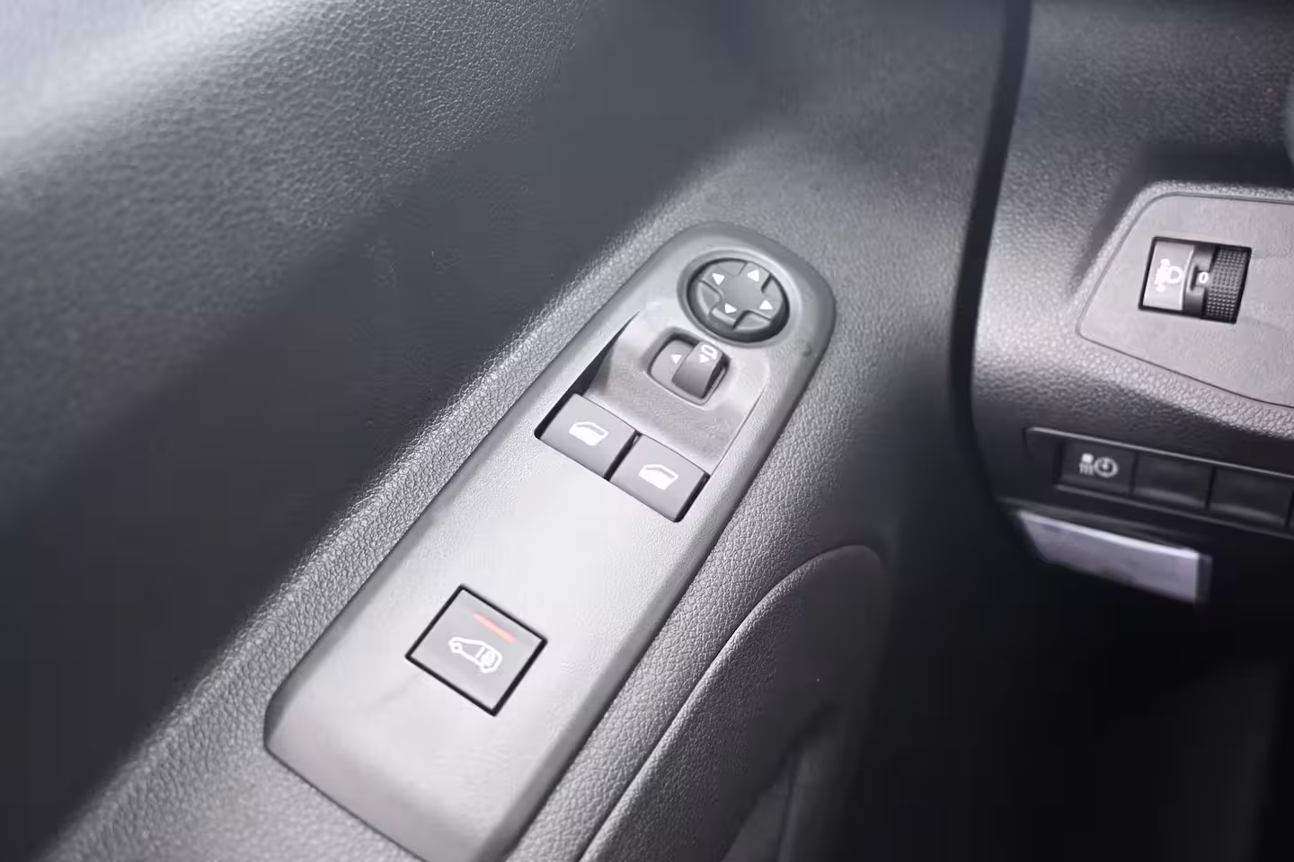 Citroën ë-Berlingo 136 L2 50 kWh DEMO-DEAL Tot 8 Jaar Garantie | Navigatie | Achteruitrijcamera | Dodehoek-De