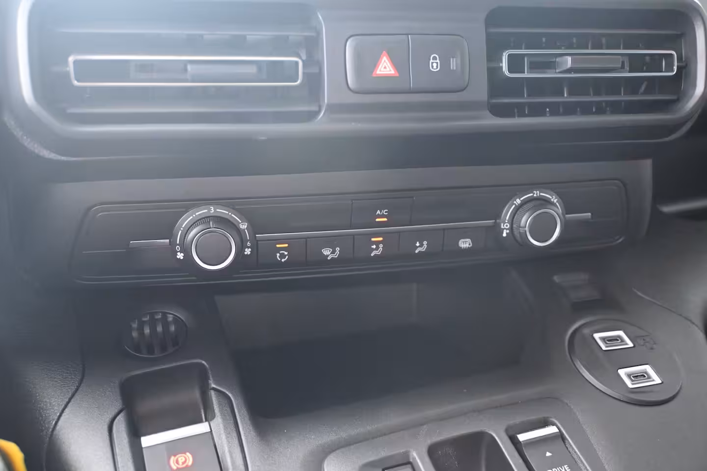 Citroën ë-Berlingo 136 L2 50 kWh DEMO-DEAL Tot 8 Jaar Garantie | Navigatie | Achteruitrijcamera | Dodehoek-De