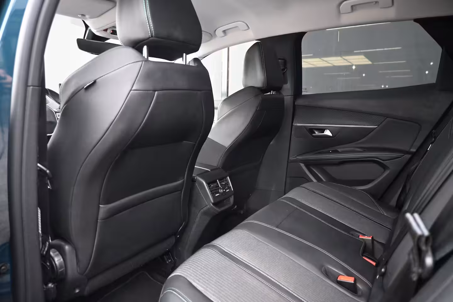 Peugeot 3008 1.6 HYbrid 225 Allure | Navigatie | Achteruitrijcamera | Dodehoek-Detectie | Dealeronderho