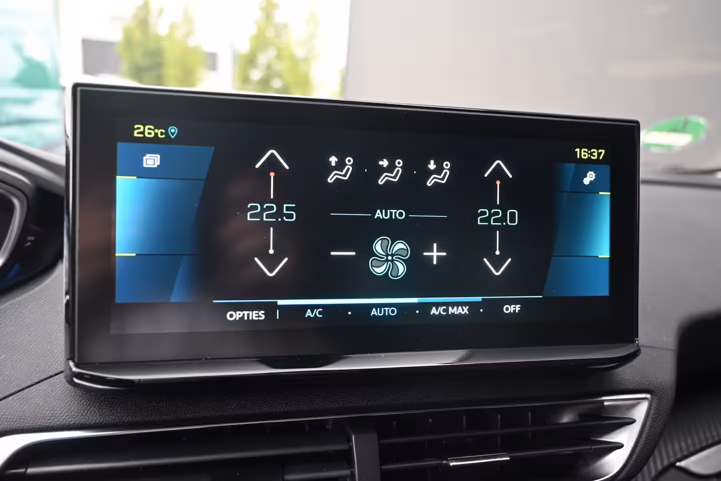 Peugeot 3008 1.6 HYbrid 225 Allure | Navigatie | Achteruitrijcamera | Dodehoek-Detectie | Dealeronderho
