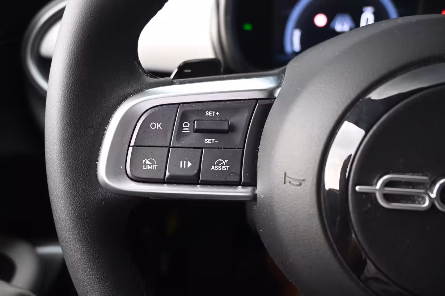 Fiat 600 1.2 Hybrid La Prima 110pk | Vol-Leder | Massage | Elektr. Stoelen | Adaptive Cruise | Elek